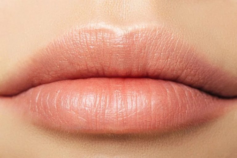 What can cause gums and lips numbness?